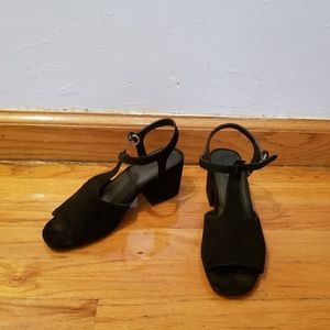 [Urban Outfitters] t-strapped heels